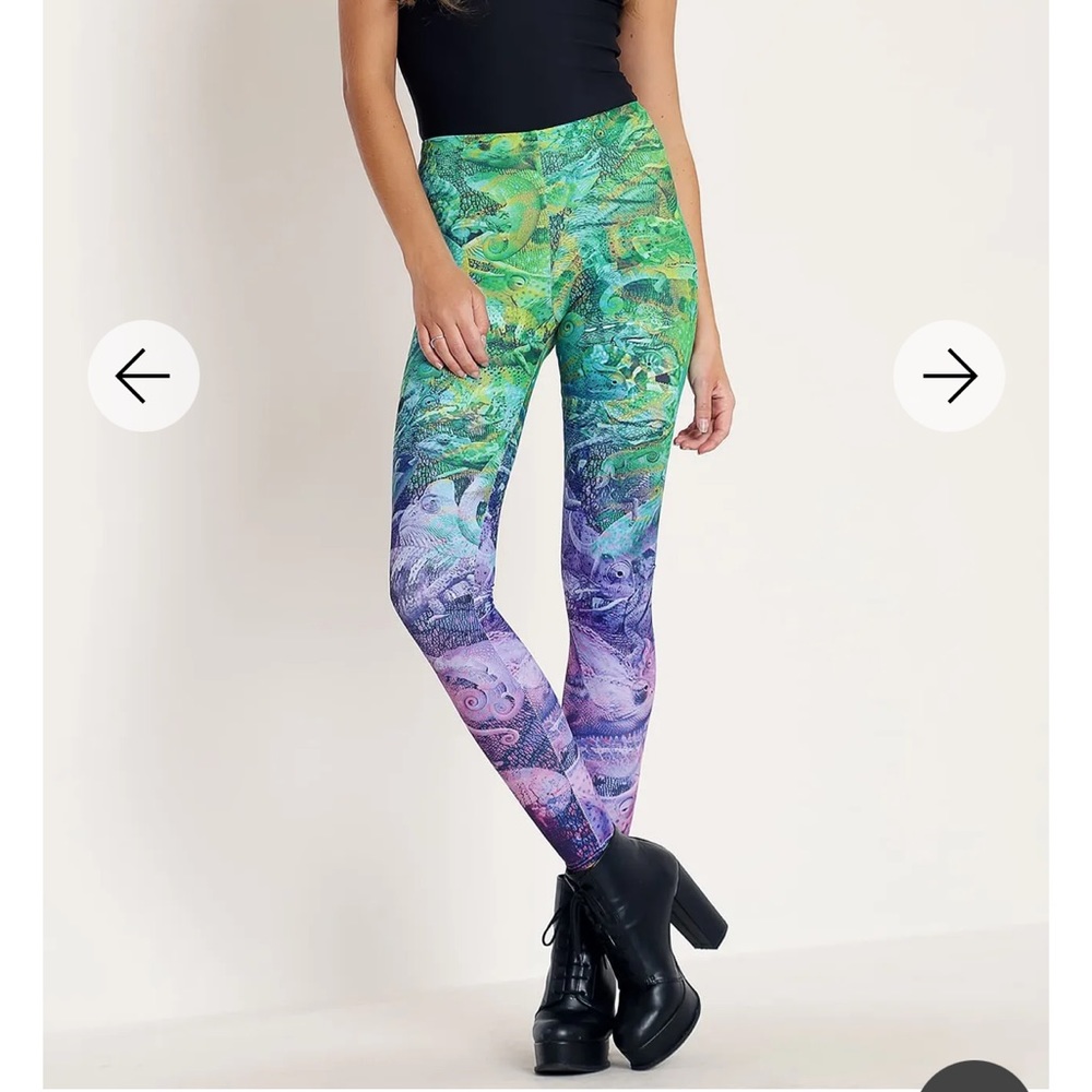Blackmilk Kharma Chameleon Leggings 💚💜🦎